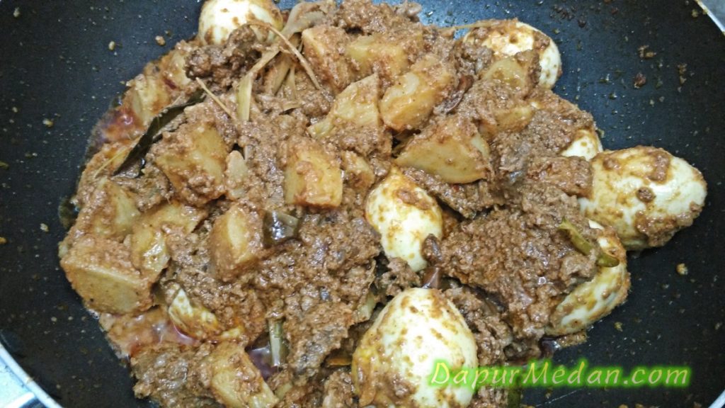 rendang-ayam-telur-kentang